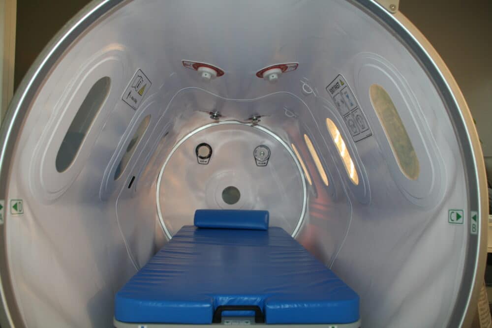 The chamber previously in Oxyclair's Marseille location. Courtesy of the clinic.