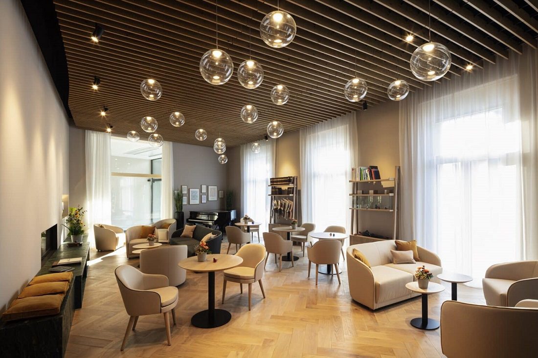 lobby-bar-waldliniken-eisenberg-1 Lobby, Rehabilitation Center at Waldkliniken Eisenberg. (Credit: HG Esch)