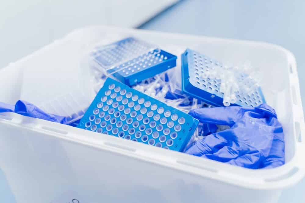 plastic_waste_lab_istock-1000x667-1 The increasingly significant amount of plastics generated daily in labs is one of the biggest concerns. (Credit: iStock)