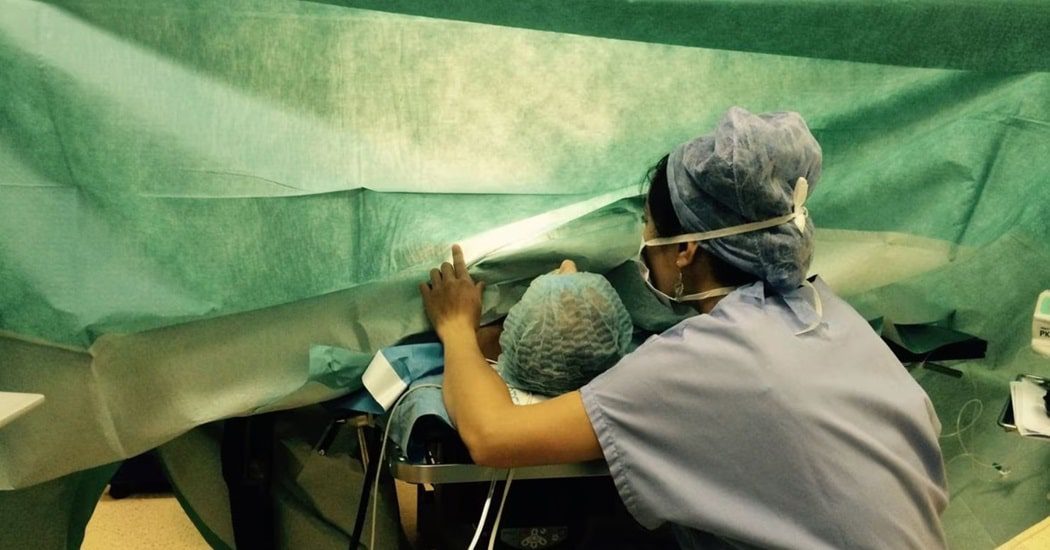 Surgery under hypnosis. (Credit: Claire Hache)