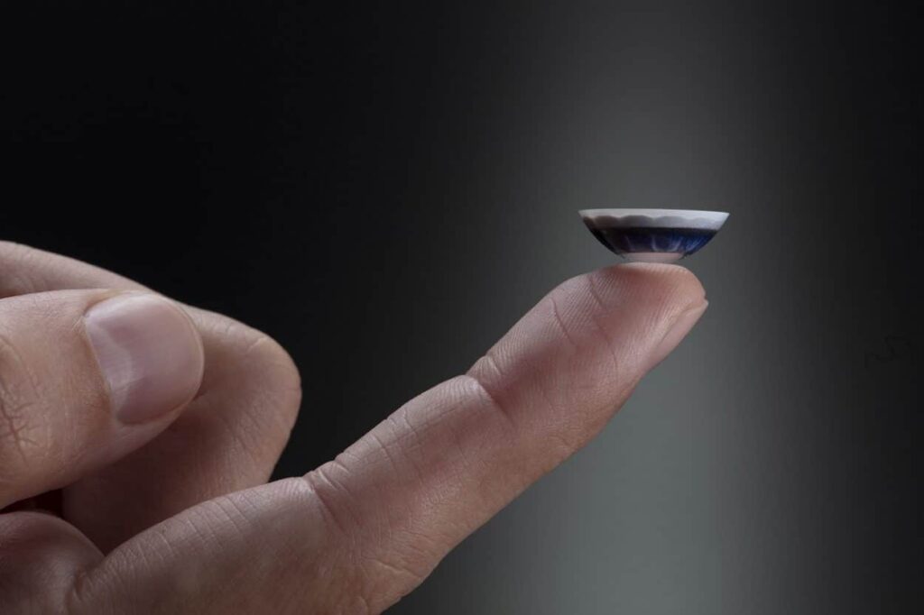 Vision of the Future: AR Smart Contact Lenses